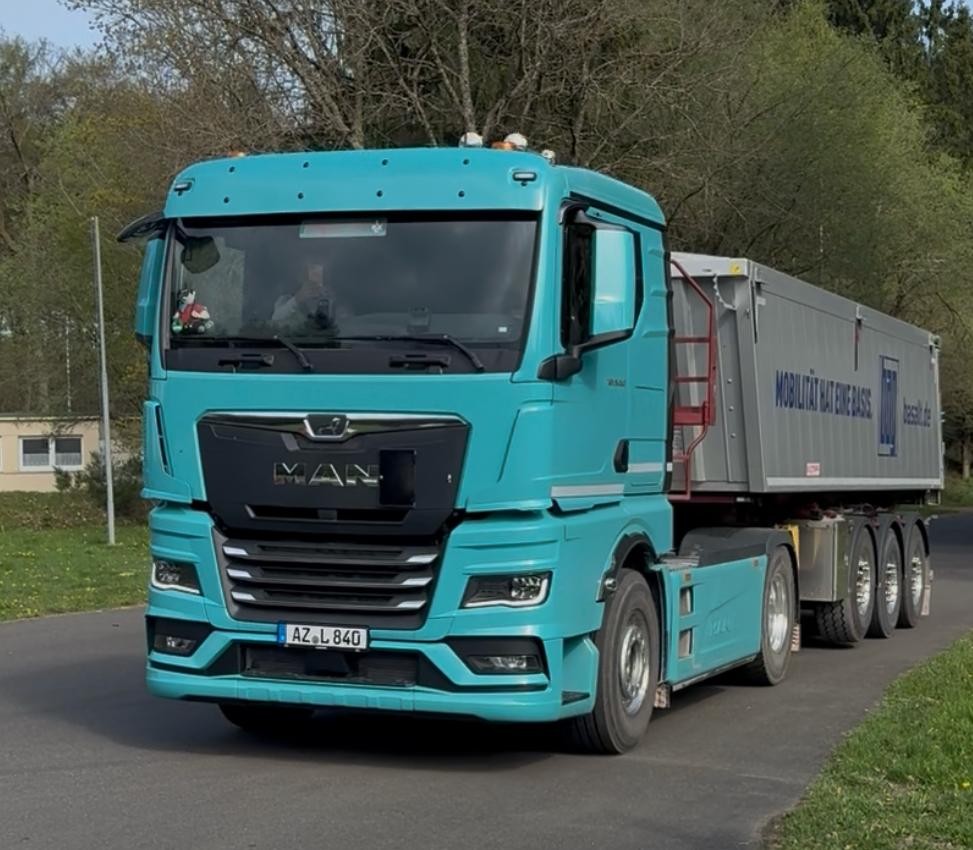 Fahrzeug der Lawall Transporte GmbH