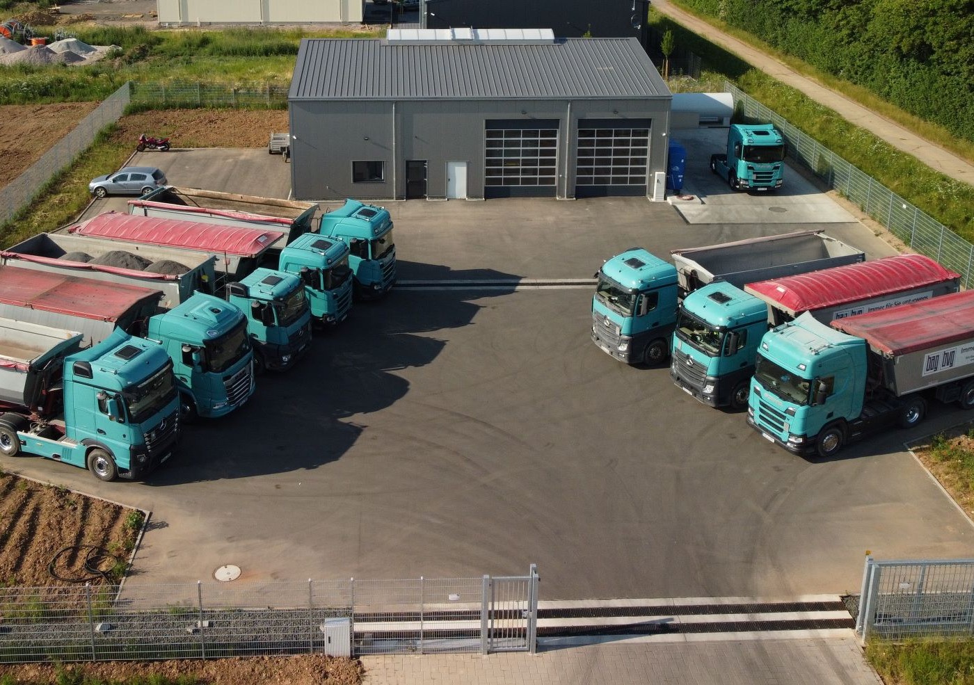 Fahrzeug der Lawall Transporte GmbH